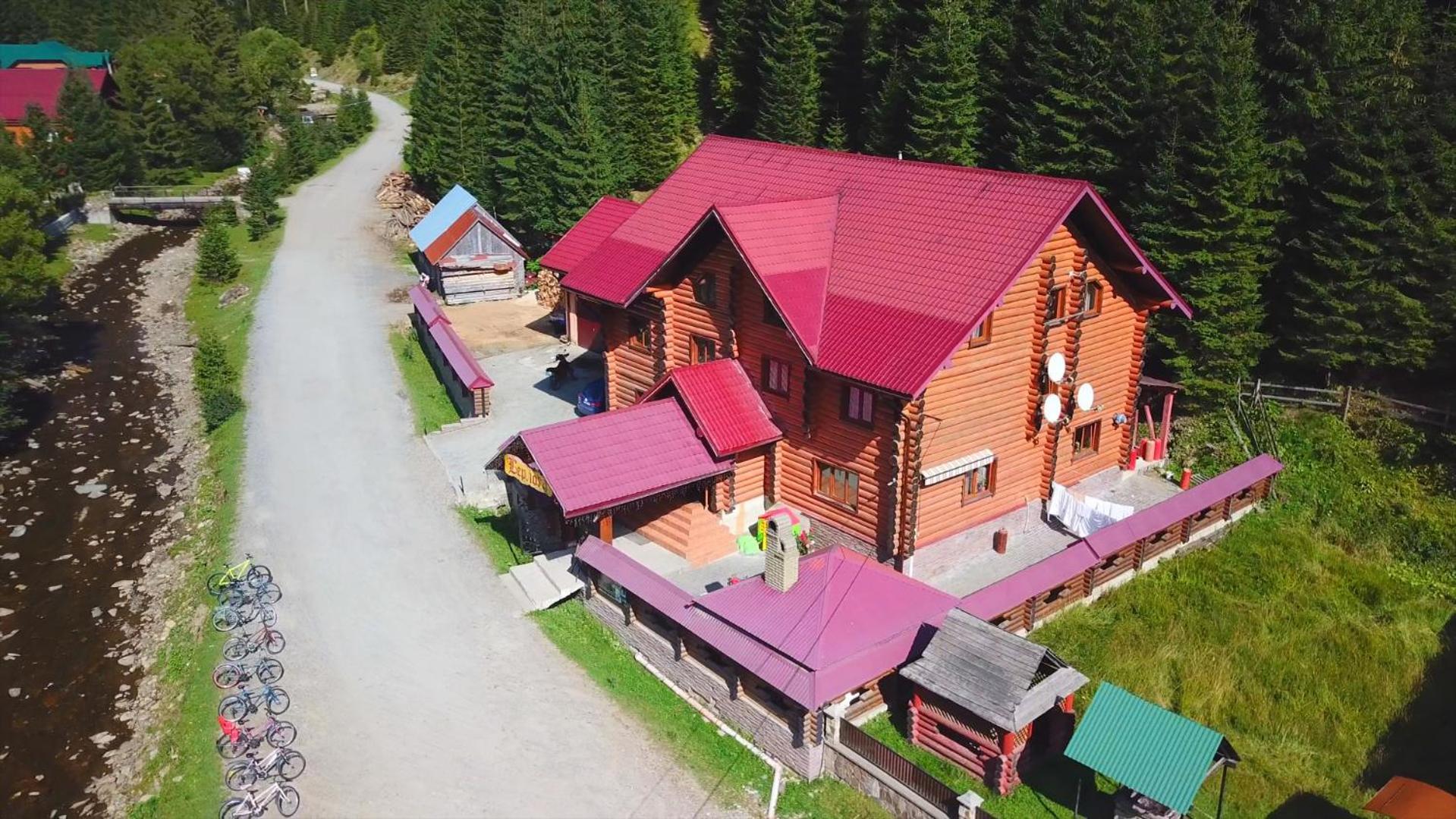 Hotel Berloga-Sinevir Synevyrsʼka Polyana 外观 照片